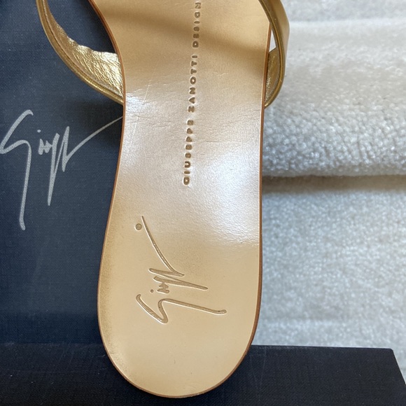 giuseppe zanotti toe ring sandals - Picture 6 of 10